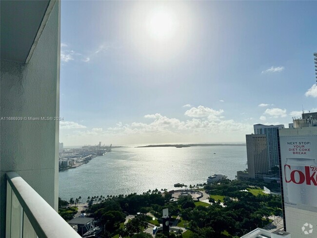 Building Photo - 244 Biscayne Blvd Unit 3107 Rental