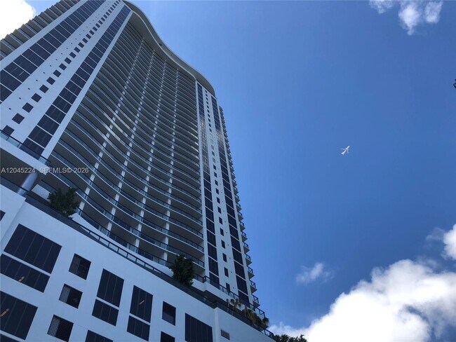 Building Photo - 1600 NE 1st Ave Unit 1210