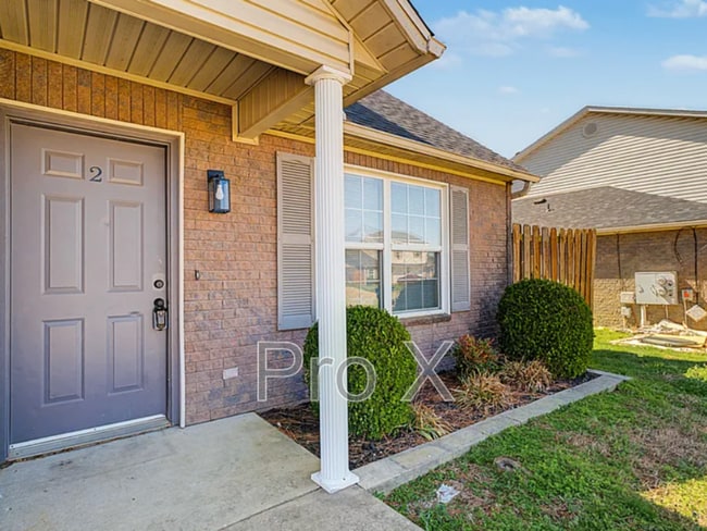 Photo - 3403 SW Victoria Pl Unit Apt 2