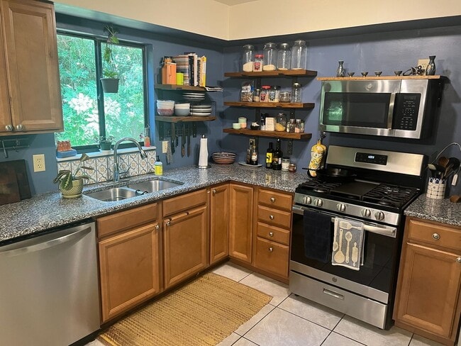 Photo - Super cute 3 bedroom 2 bath in NW Miram Manor