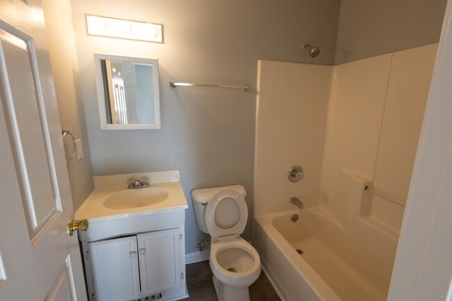 Photo - 135 W 14th Ave