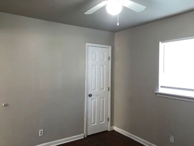 Photo - 2 Bedroom 1 Bath Home - Recently updated a...