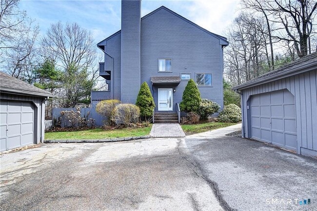 Building Photo - 334 Conestoga Way Unit 334