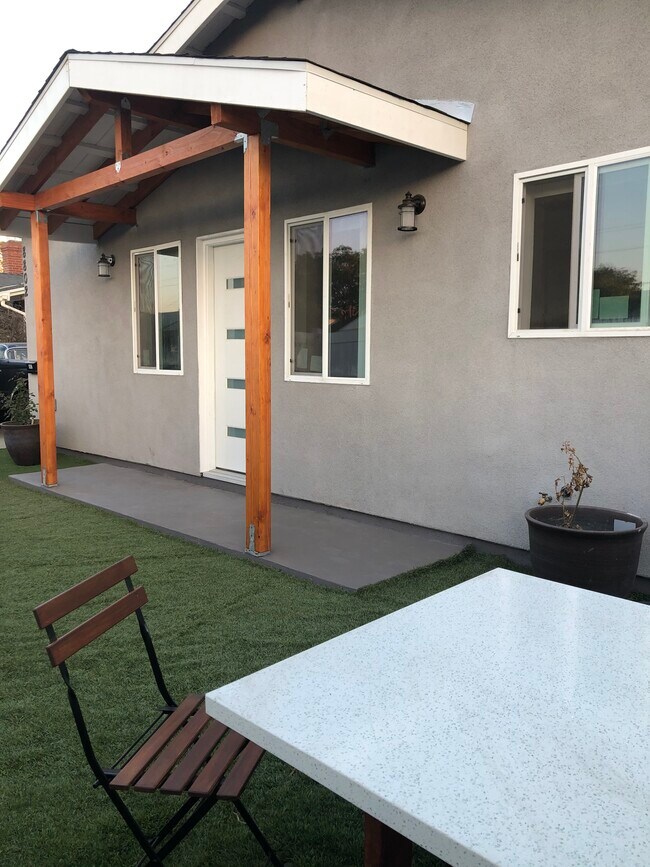 Photo - 8802 Kittyhawk Ave Unit House