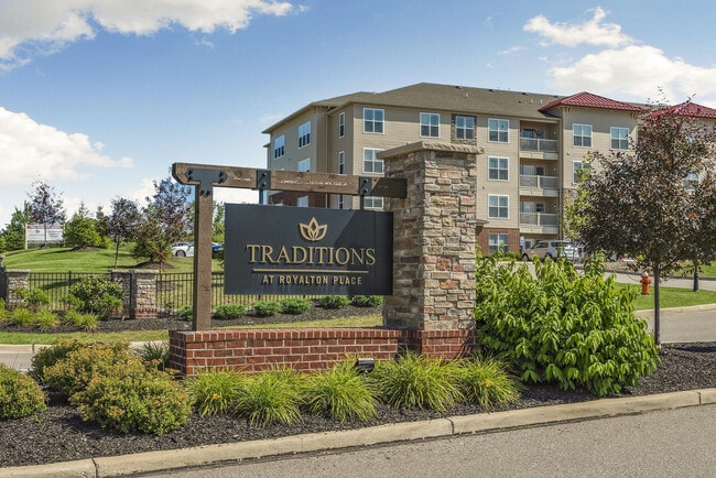 Traditions at Royalton Place - Seniors 55+ - Traditions at Royalton Place - Seniors 55+ Apartamentos