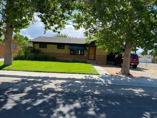 Building Photo - 1600 N 17th St Unit B