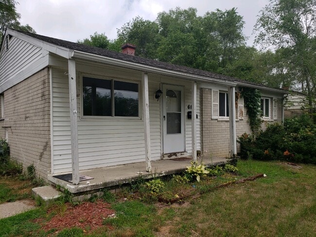 Photo - 682 Oswego Ave