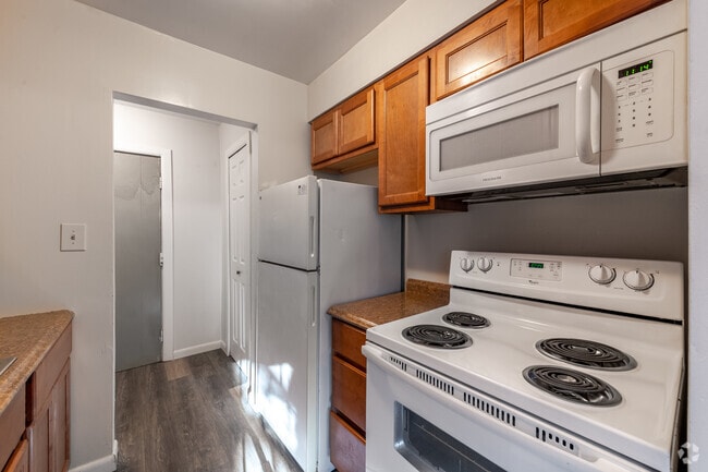 2BR, 1.5BA - 675SF