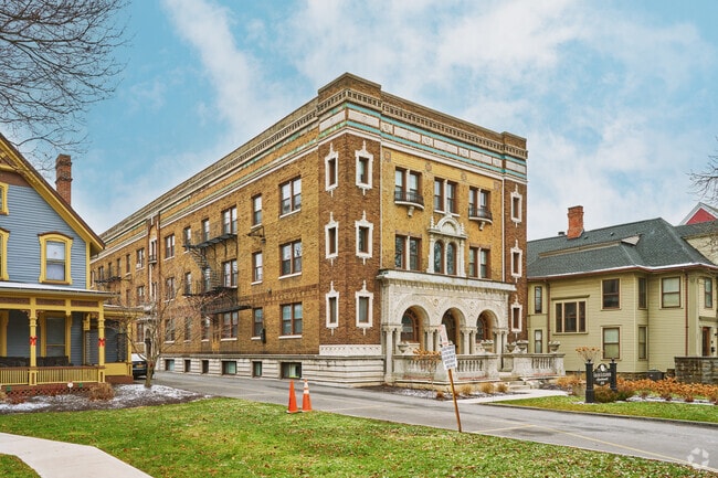 Photo - The Grand Alexander