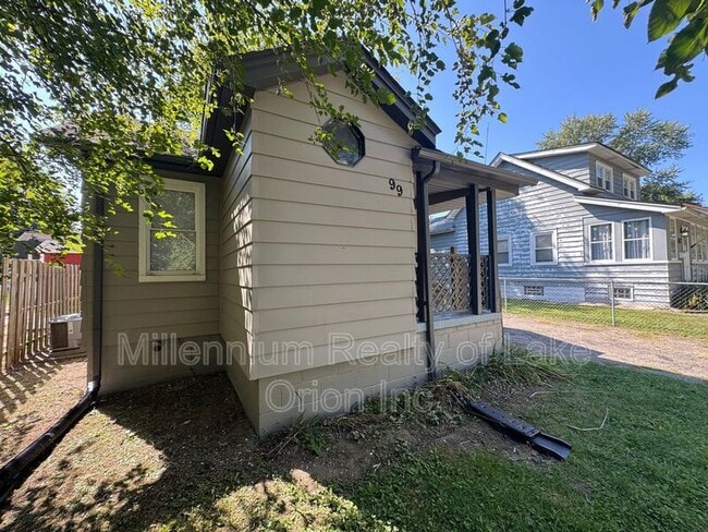 Building Photo - 99 W Beverly Ave Rental