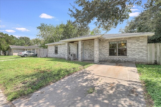 Building Photo - 2111 E Lott Ave