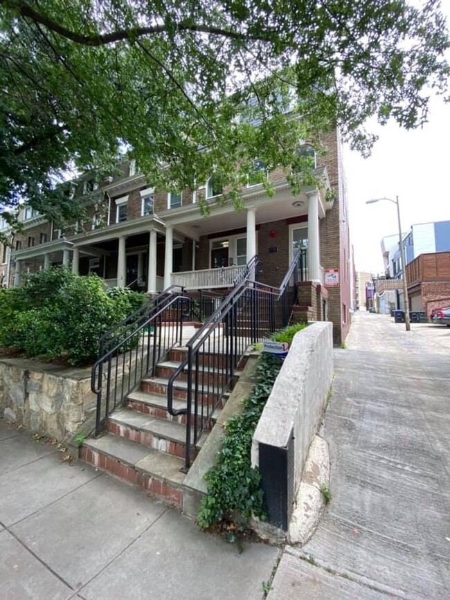 Lovely 2 BR/ 2 BA Condo in Adams Morgan! - Lovely 2 BR/ 2 BA Condo in Adams Morgan!