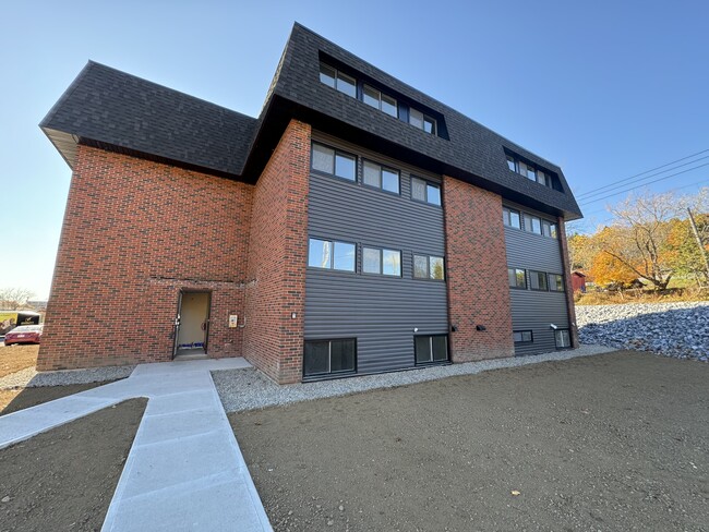 Photo - 350 Ellerdale St