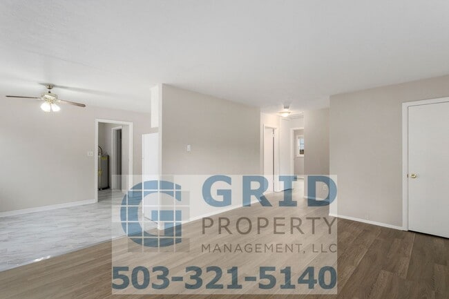 Photo - 3 Bedroom Home - Large Corner Lot - SE Por...