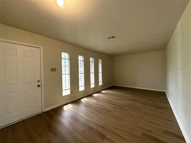 Photo - 6023 Belarbor St