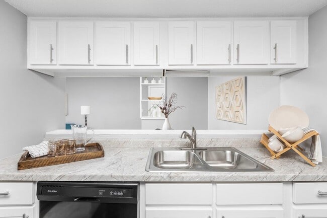 Photo - Astoria Park Apartment Homes