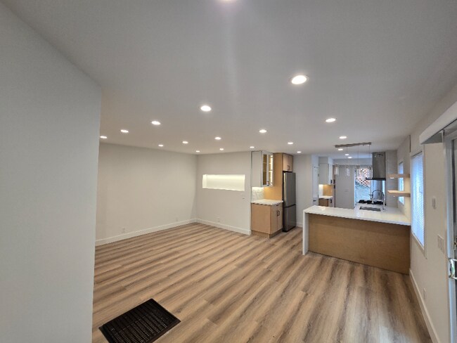 Photo - 2665-2665 Shasta Rd Unit 3