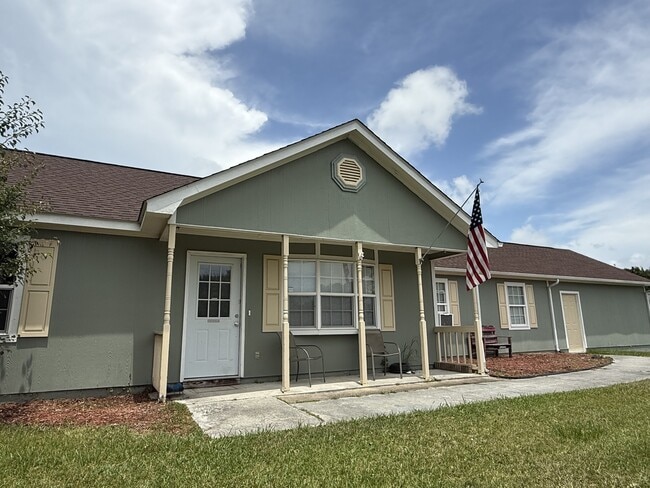 Building Photo - 210 Zachary Ln