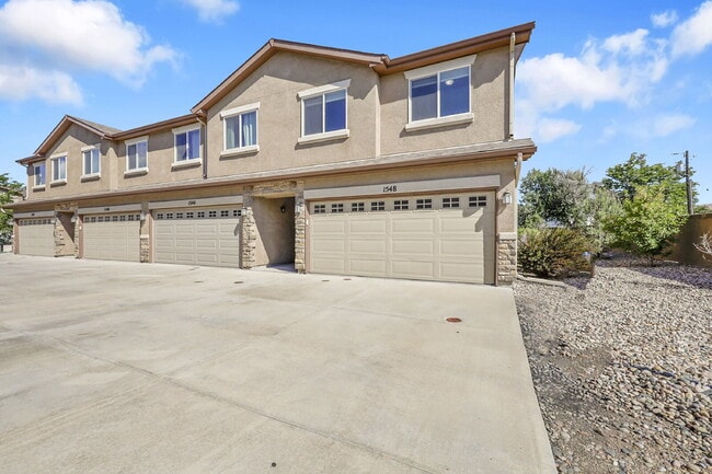 Building Photo - $2,175 - 3 Bed, 2.5 Bath Townhome in CO Sp...