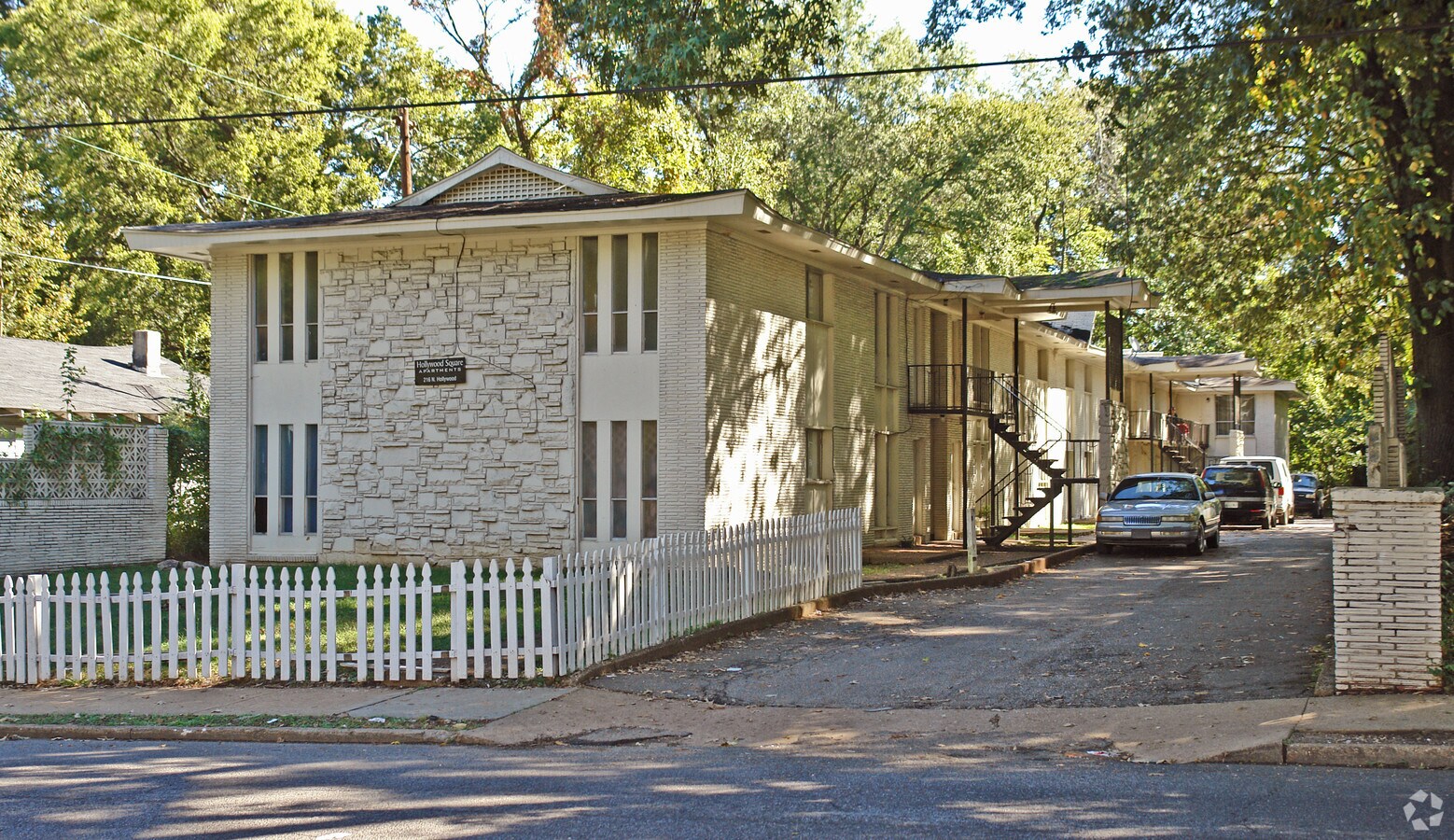 Hollywood Manor - Hollywood Manor Apartments