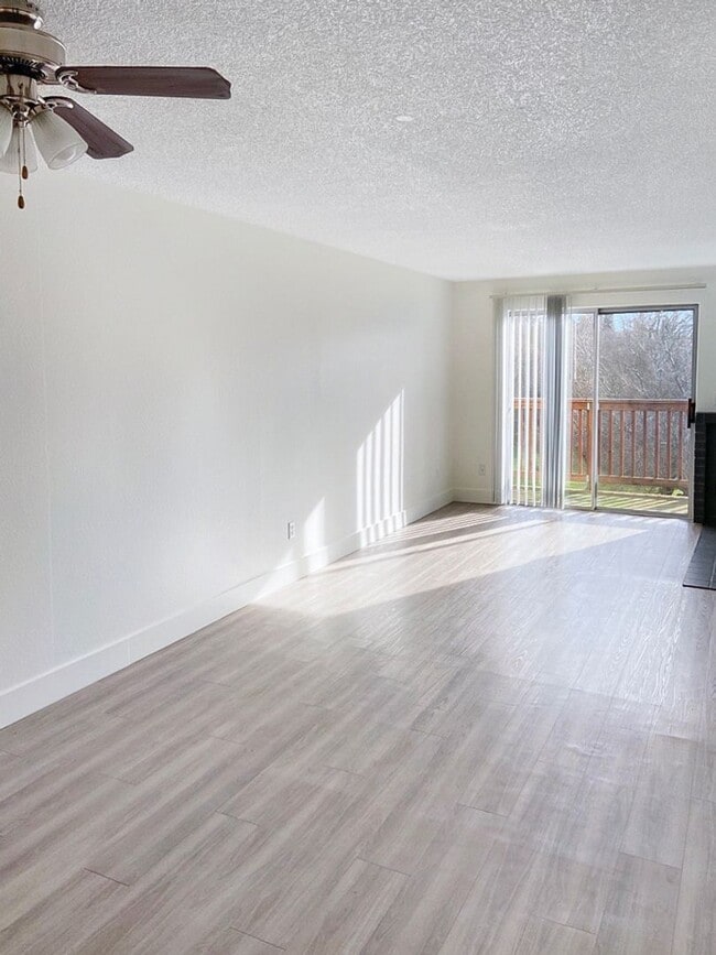 Photo - West on Murray Apartments