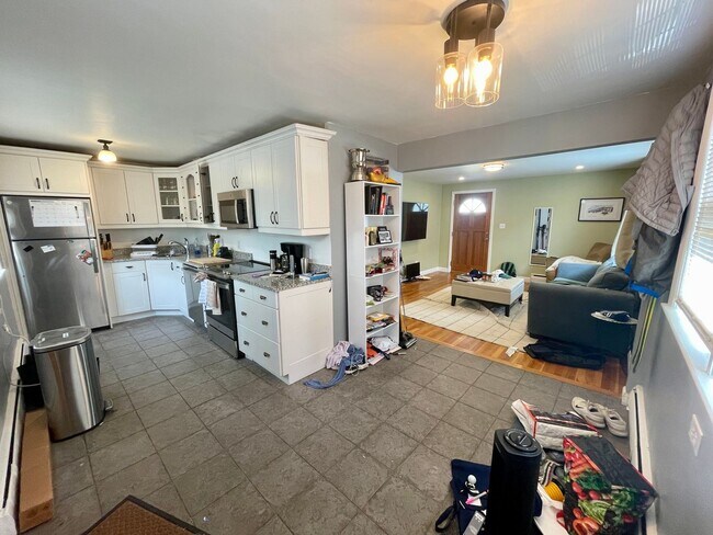 Photo - 1 Bedroom Condo for Rent $2,400