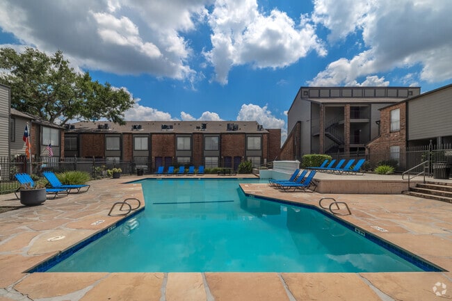 Shimmering Swimming Pool - Woods On Lamonte