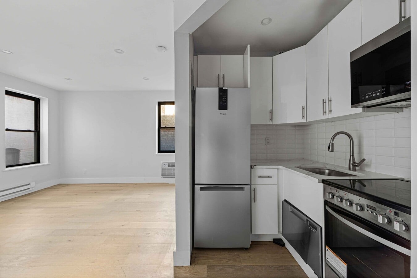 Photo - 1220 Lexington Ave Unidad 4C