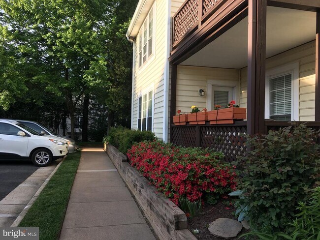 Photo - 9919 Oakton Terrace Rd