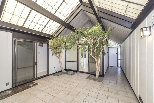Photo - Charming Eichler in Super Desirable Community Center!