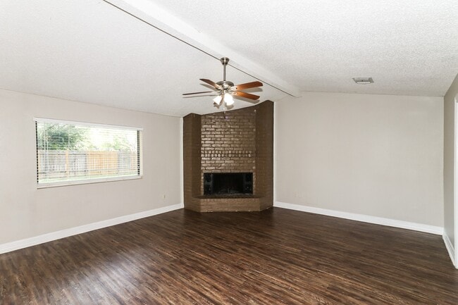 Photo - 515 Land Grant Dr