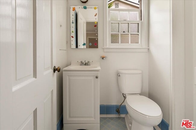 Photo - 146 N Gunston Dr