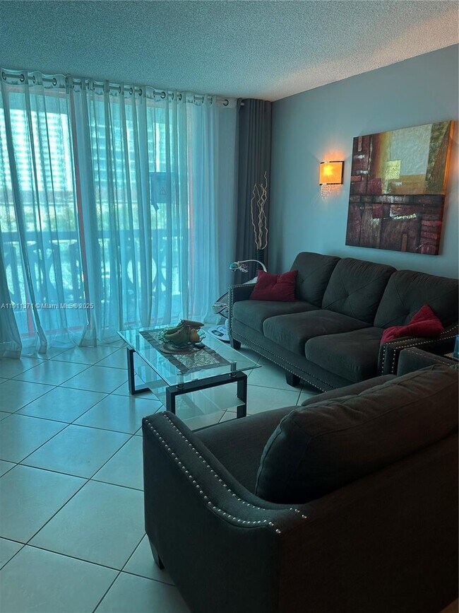 Photo - 3113 S Ocean Dr Unidad 404