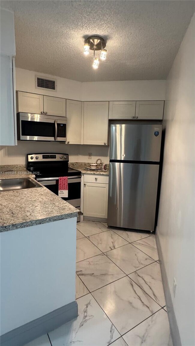 Photo - 212 Lake Pointe Dr Unidad 102