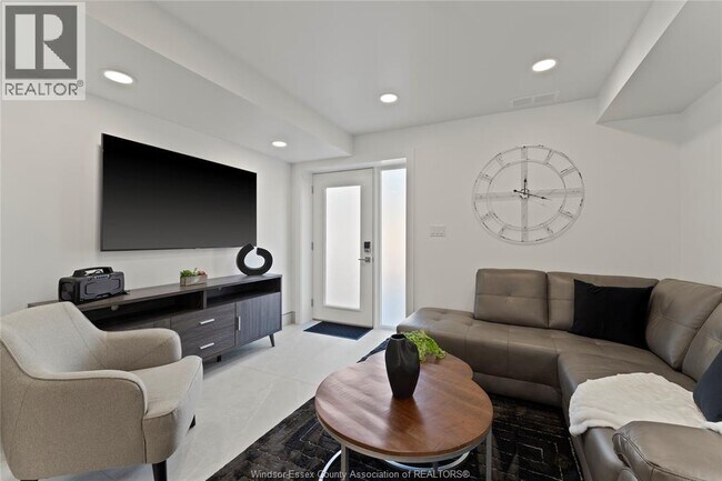 171 Robson Rd