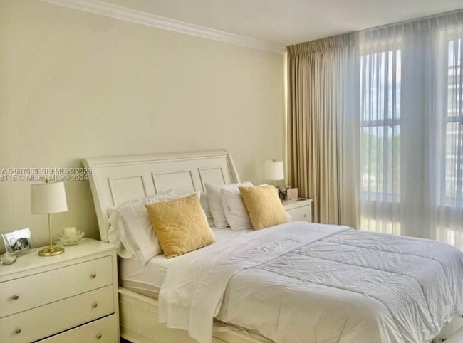 Photo - 700 Biltmore Way Unit 818