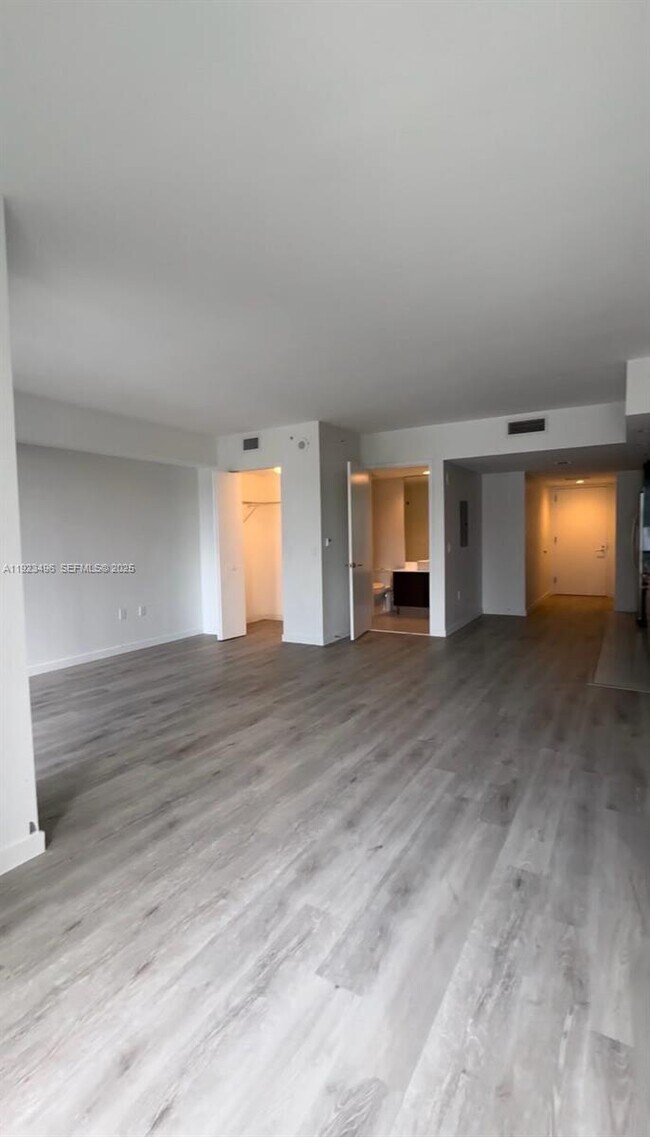 Photo - 31 SE 6th St Unit 1503