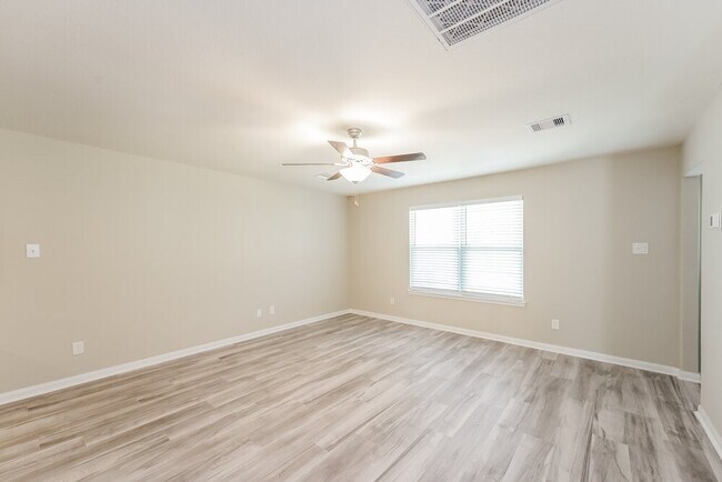 Photo - 25072 Authors Dr