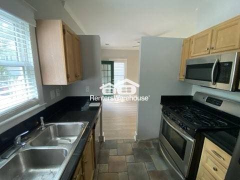 Photo - 308 Glenwood Ave SE