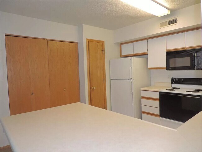 Photo - Great location- 2-bedroom, 1-bath condo in Coralville Unit 102