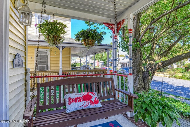 82 Inskip Ave