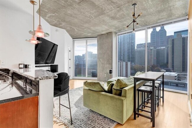 Photo - 400 W Peachtree St NW Unidad 1211