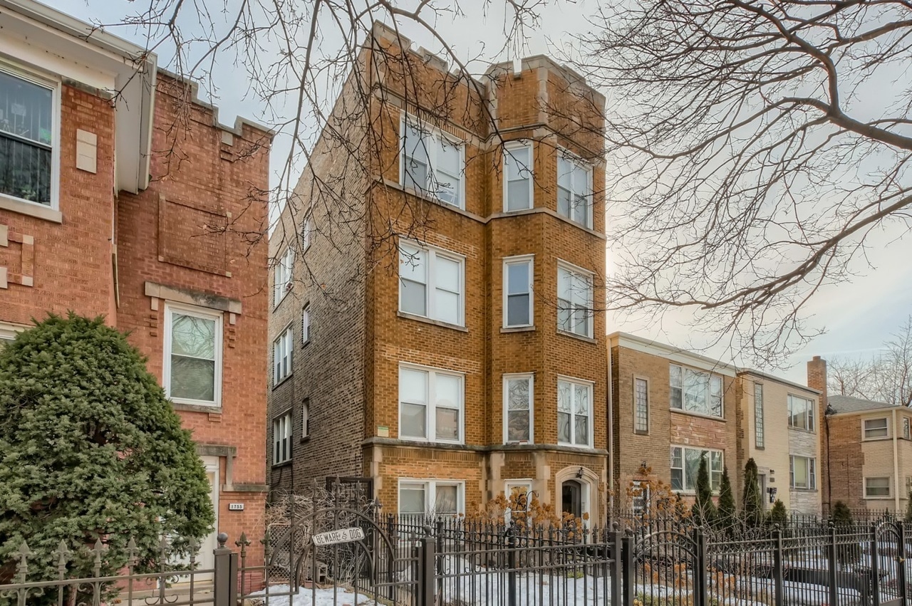 Photo - 1759 W North Shore Ave Unidad 1B Rental