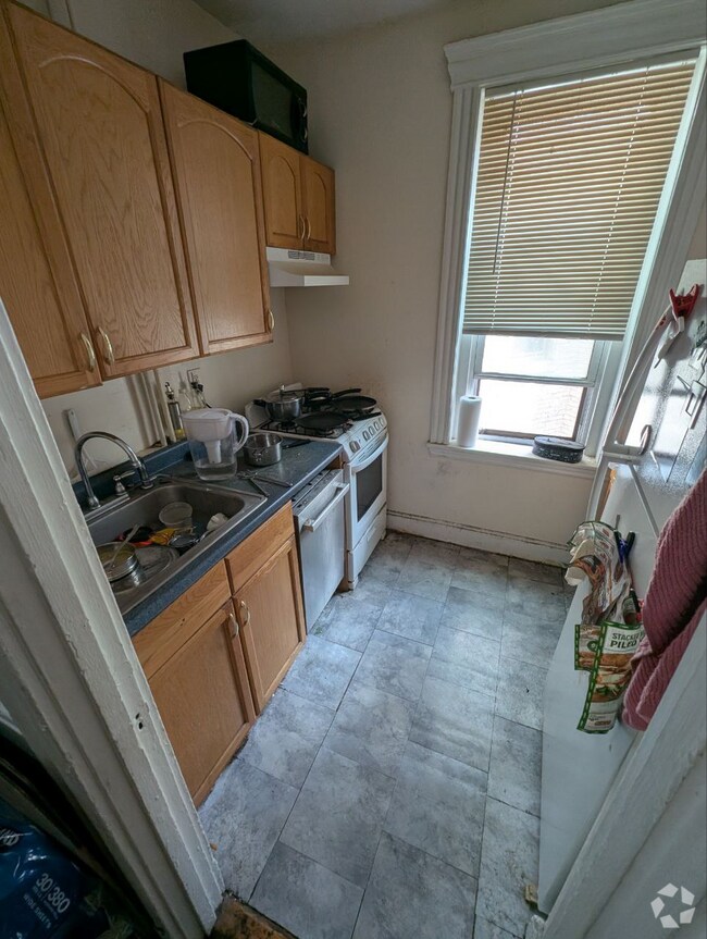 Building Photo - 390 Riverway Unit 14 Rental