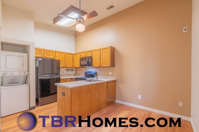Photo - 920 S Dawson Way