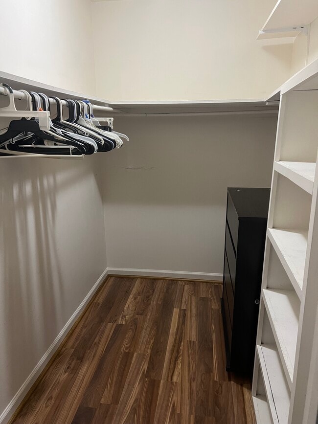 Vestidor principal - 11407 Deham Dr