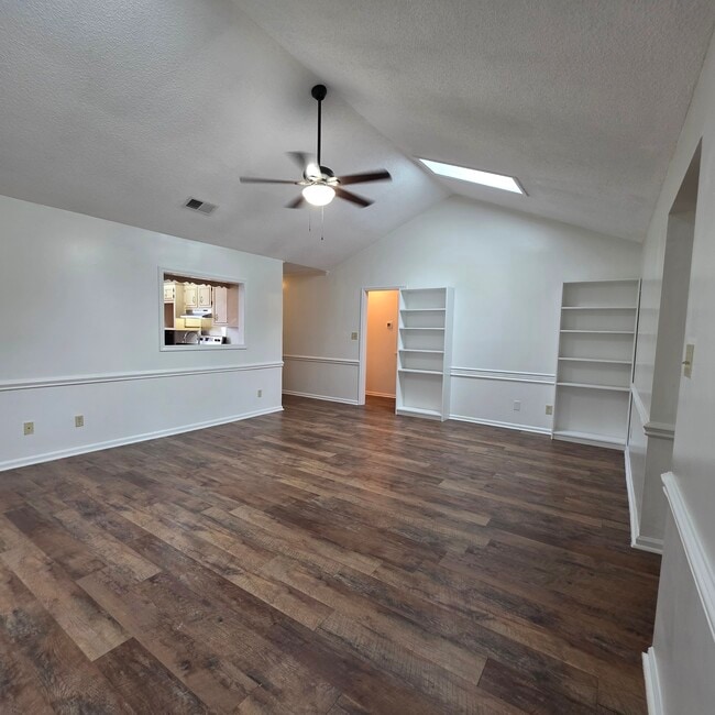 Photo - 130 Paloma Dr