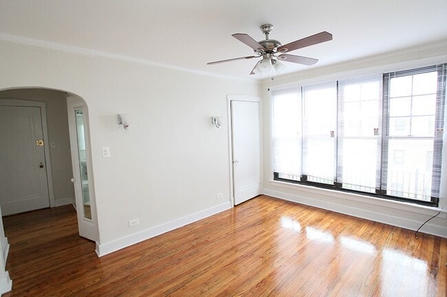 6364-82 N Hermitage