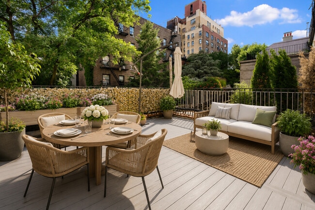 Photo - 426 W 22nd St