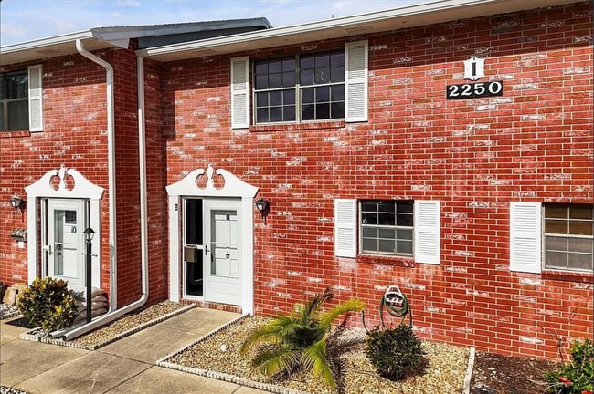 Photo - Rental Unit in Daytona Beach offering easy access to major roadways including I-95 and I-4